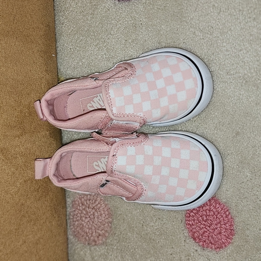 Pink checkered Vans size 5